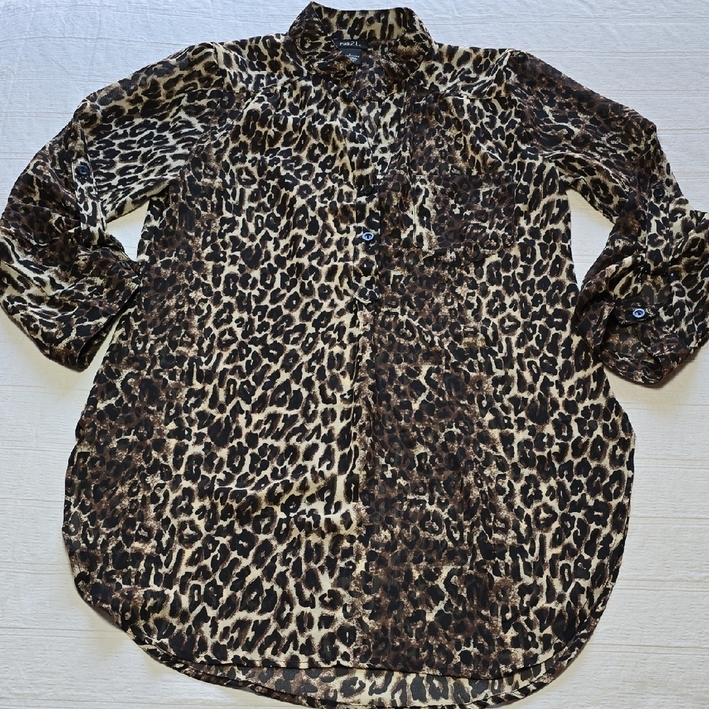 Rue21 Leopard Print Blouse Womens's Size S - Picture 1 of 13